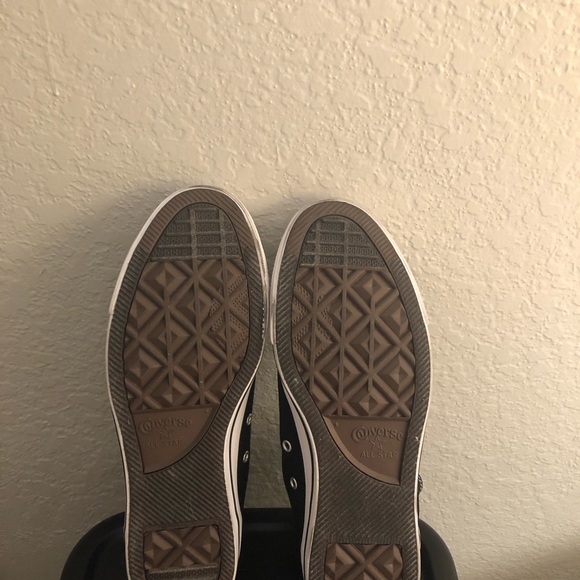 CONVERSE HIGHTOPS / CHUCK TAYLOR All Star Classic - Picture 3 of 4